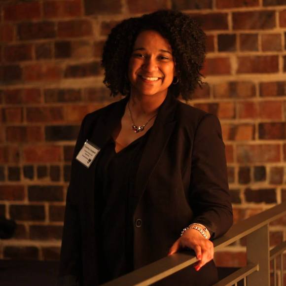 Meet your Posher, Courtney - Picture 1 of 1